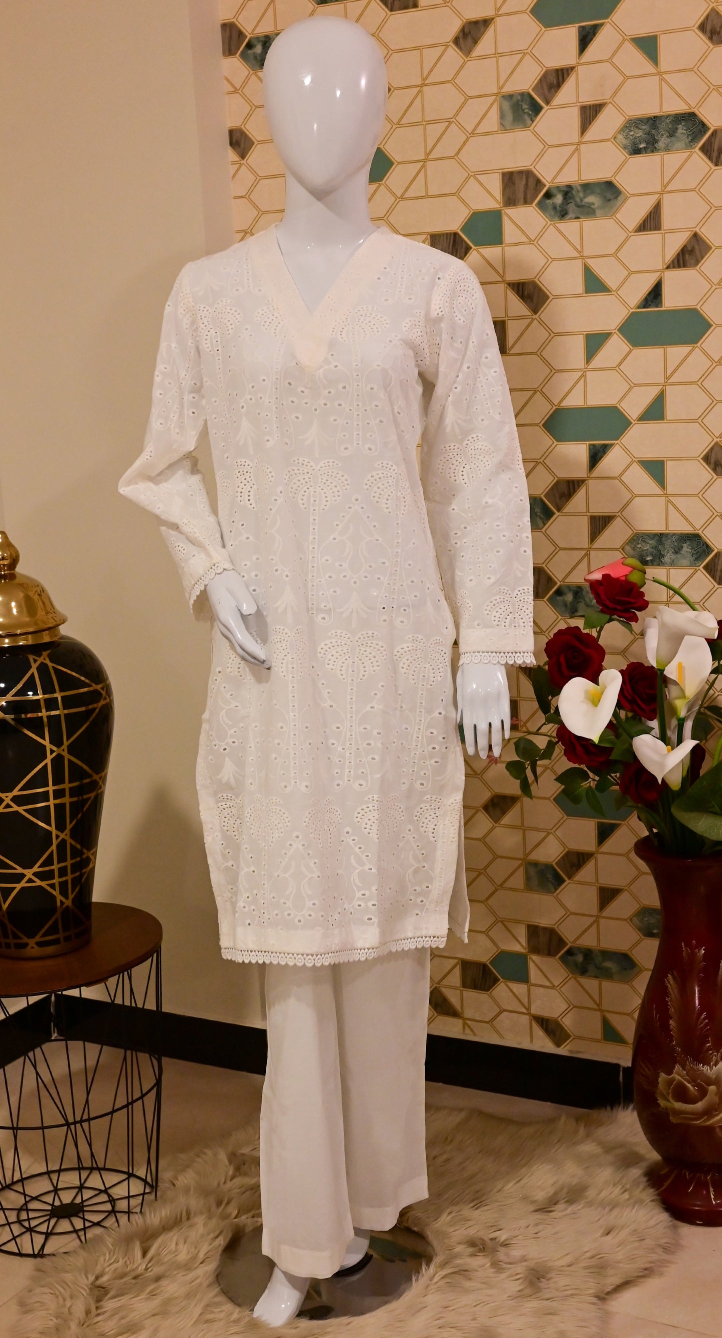 Classic White Chicken Kari Suit