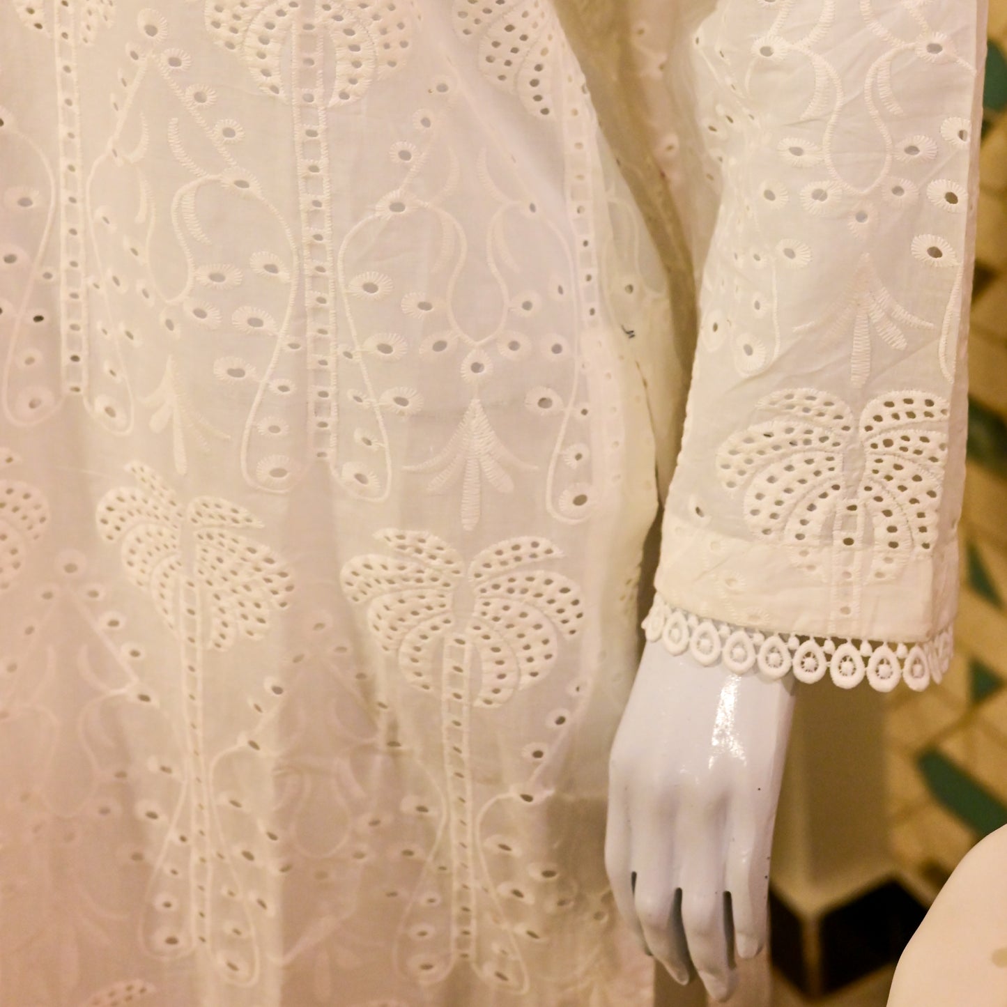 Classic White Chicken Kari Suit